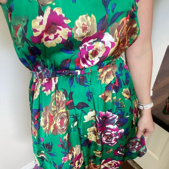 Romeo & Juliet Couture Kelly green multicolor floral sleeveless midi dress - Picture 5 of 9